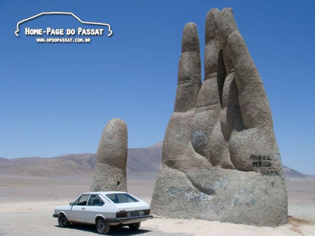 A famosa Mão do Deserto, no Chile.